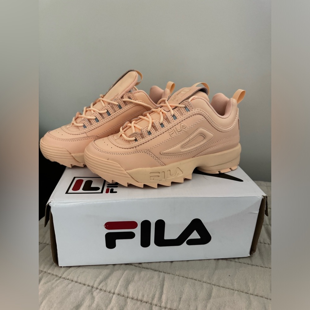 NWT Disruptor II Premium FILA Women’s Sneakers — Rose Platforms